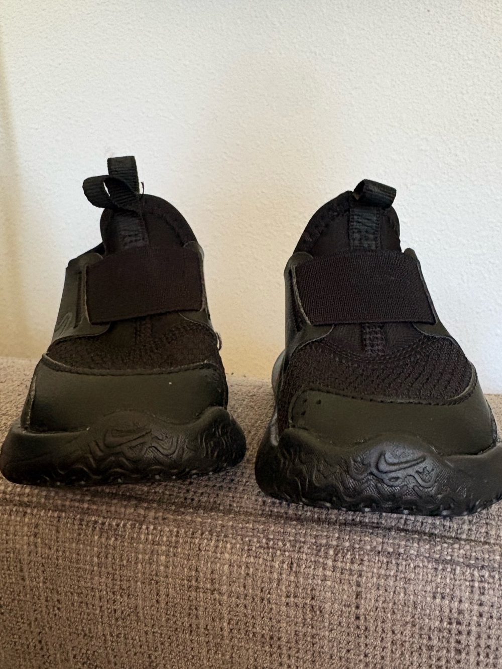 Nike Kids Black Slip-On Sneakers with Elastic Strap